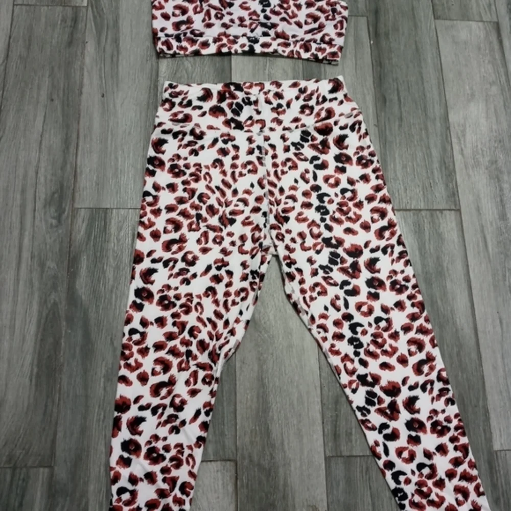 Shein high waist cheetah print Athletic leggings and Racerback Top
